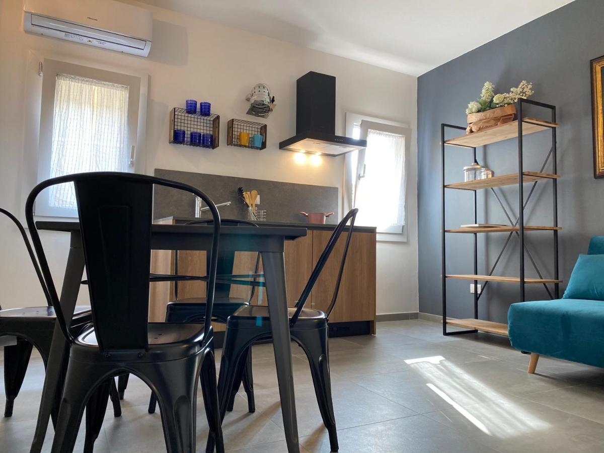 Centro Storico Industrial Apartment