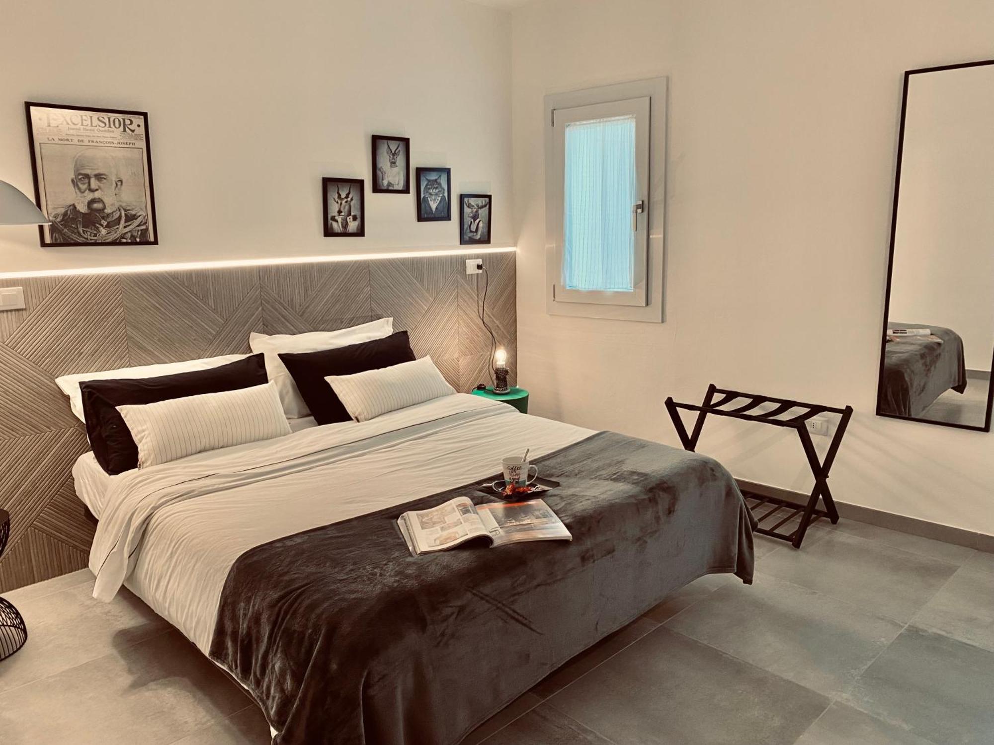 Centro Storico Industrial Apartment *